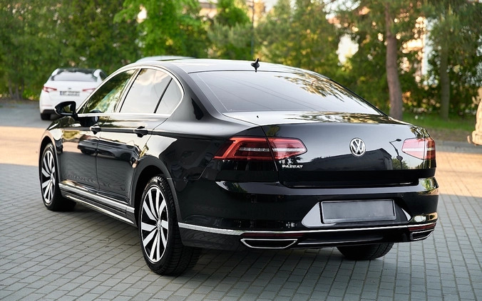 Volkswagen Passat cena 79800 przebieg: 171400, rok produkcji 2019 z Suchowola małe 742